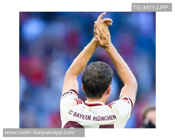 穆勒携家人共度假期现场观赛拜仁男篮圣诞前夕盛况